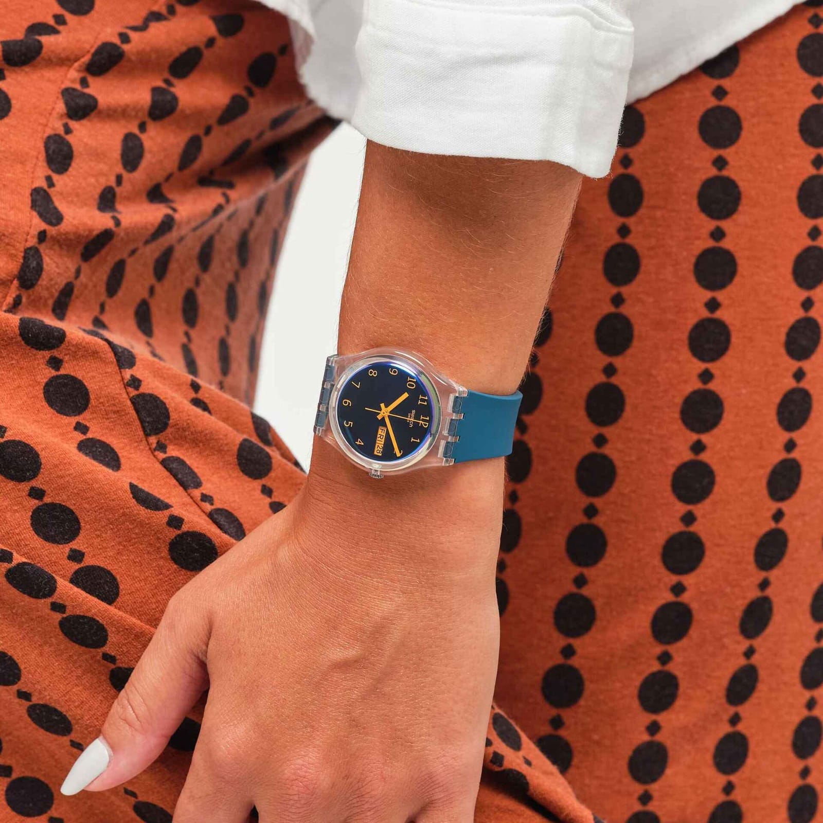 SWATCH SO28K700 UNISEX KOL SAATİ 3