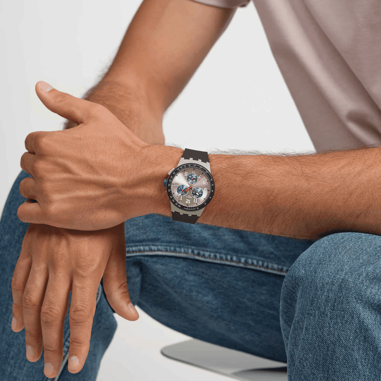 SWATCH SUST402 Erkek KOL SAATİ 5